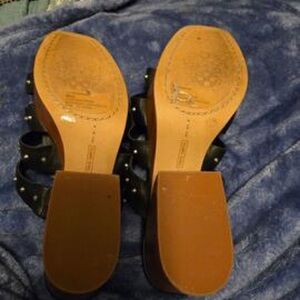 Cute black sandals with silver hardware!!